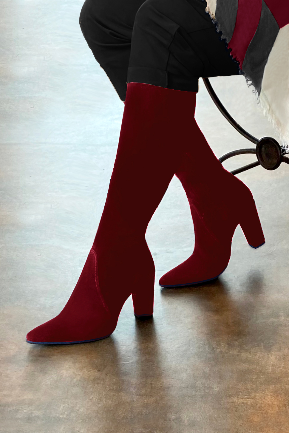 Burgundy red women's feminine knee-high boots. Tapered toe. Very high block heels. Made to measure. Worn view - Florence KOOIJMAN